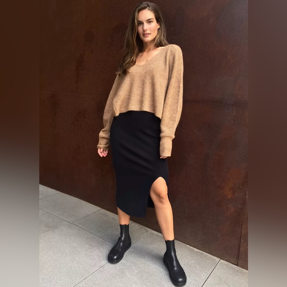 The group babaton tessin sweater size M